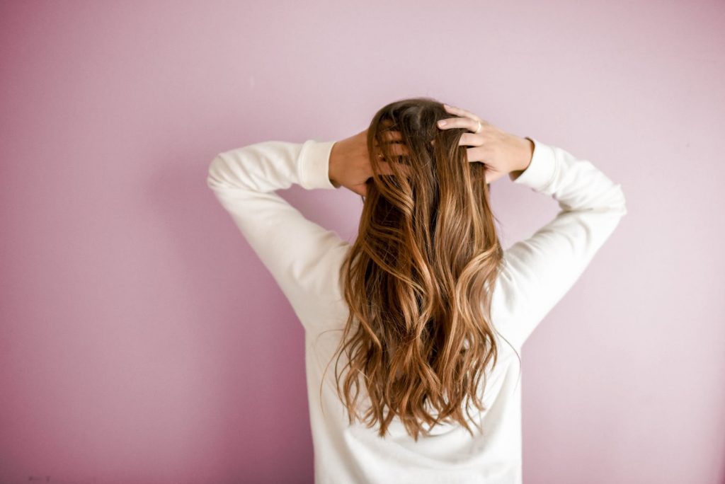 10 dicas para um cabelo brilhante, forte e saudável